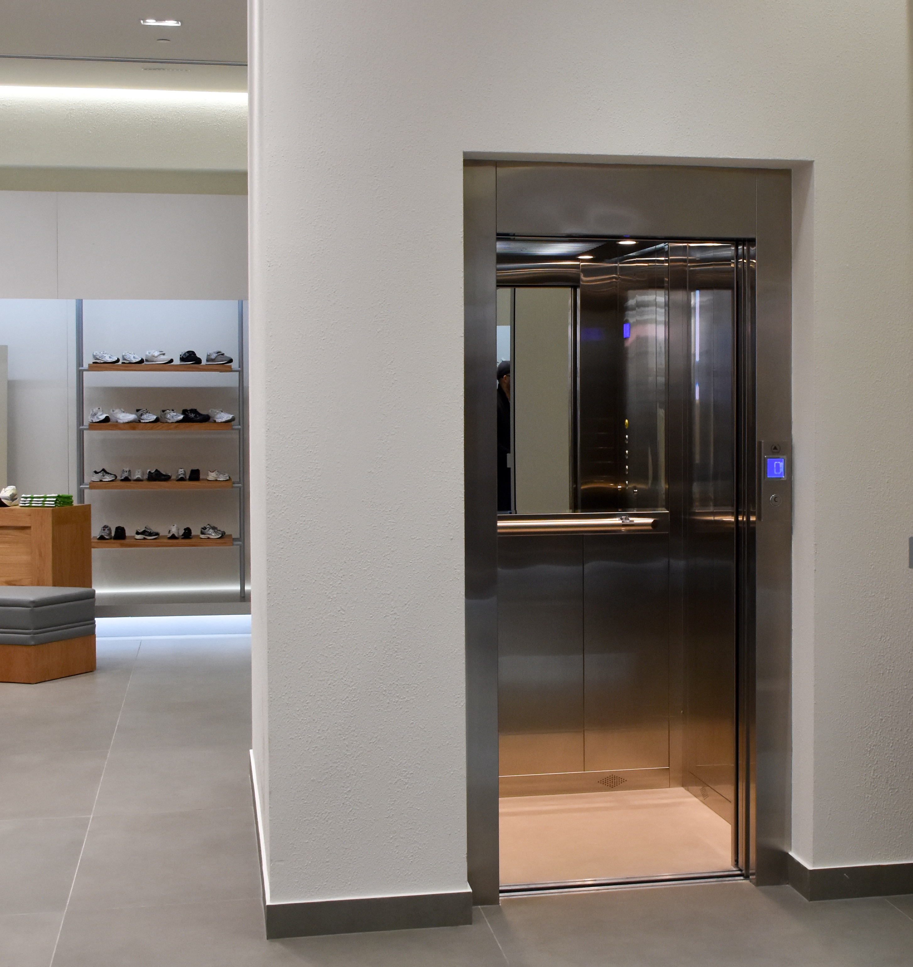 مصعد نيو بالنس افينيوز